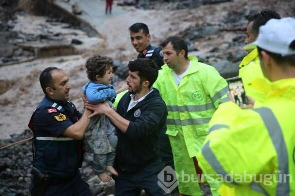 Sel felaketinden gelen görüntüler dehşete düşürdü