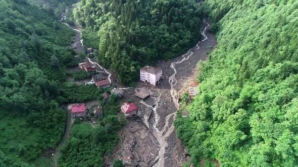 Sel felaketinden gelen görüntüler dehşete düşürdü