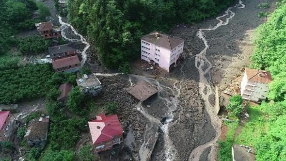 Sel felaketinden gelen görüntüler dehşete düşürdü