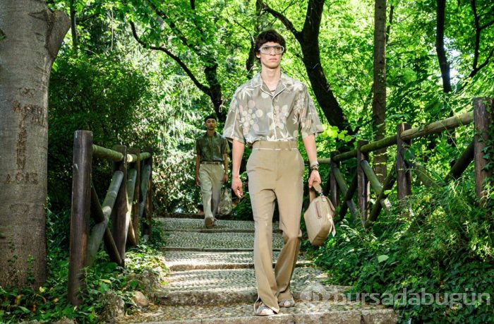Açık havada moda şovu