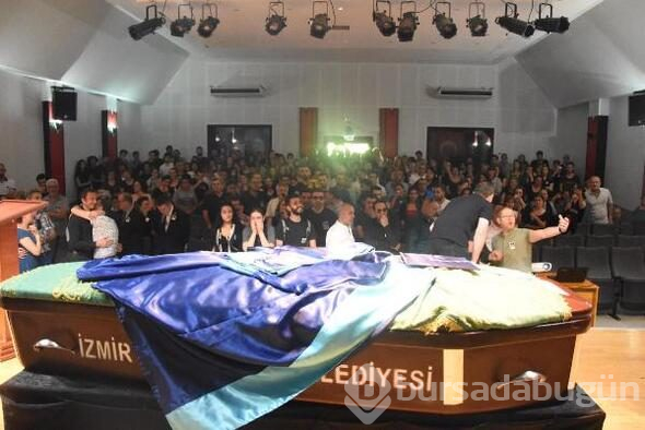 Gözyaşlarıyla uğurlandı