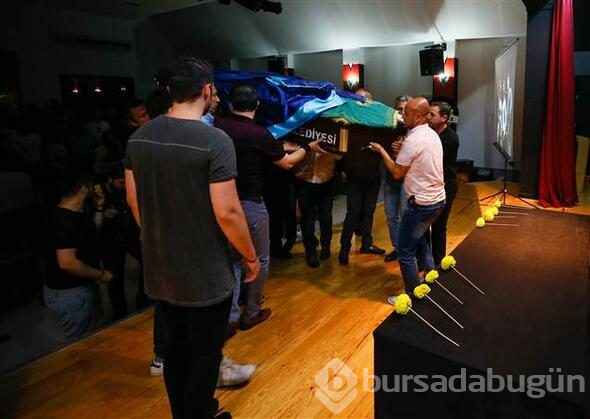 Gözyaşlarıyla uğurlandı