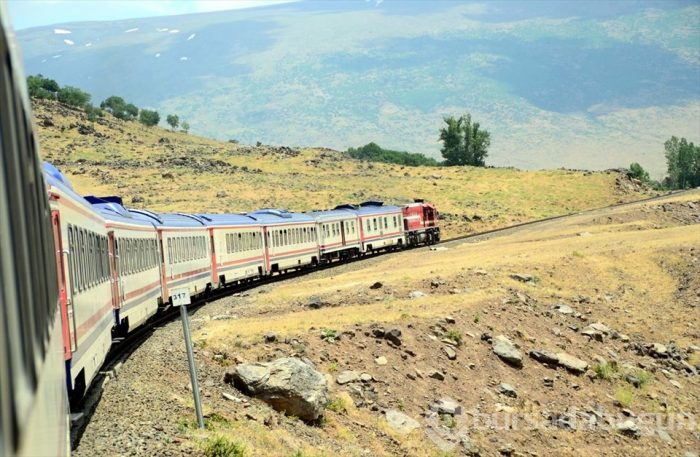 Yaz tatilinde Vangölü Ekspresi'ne büyük ilgi