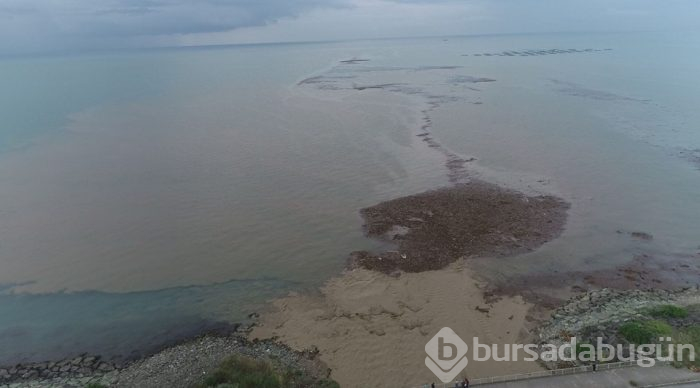 Trabzon'da deniz çamura bulandı