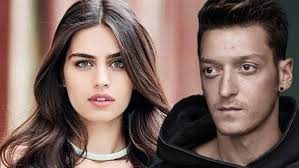 Acun Ilıcalı, Çeşme'de Mesut Özil-Amine Gülşe çiftiyle buluştu