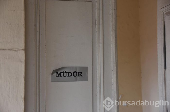 Basmane'deki tarihi Rum okulu talan edildi