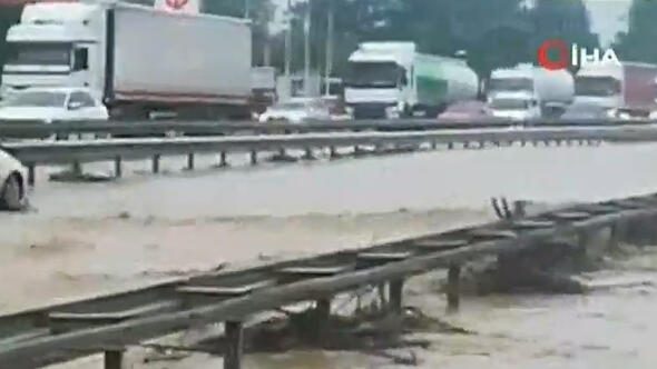 D100 sel sularına teslim oldu
