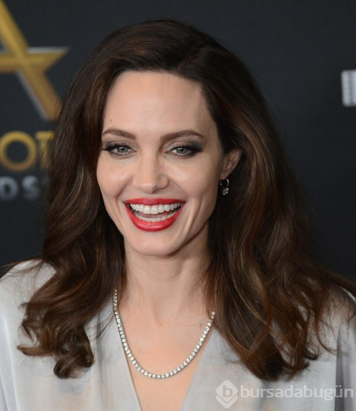 Angelina Jolie Time'a editör oldu
