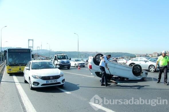 15 Temmuz Şehitler Köprüsü'nde otomobil takla attı