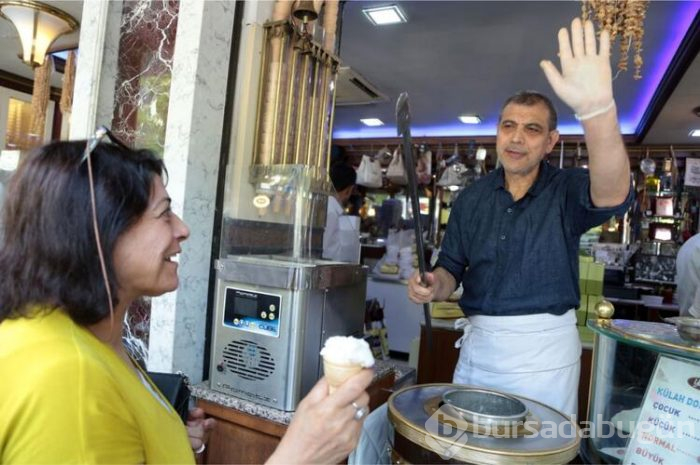 Türkiye'nin dört bir yanından bu dondurma için geliyorlar