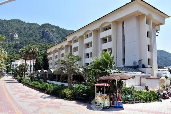 Katar Şeyhi'nin Marmaris'teki oteli kaderine terk edildi
