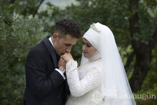 Gelin ve damat yolda kaldı