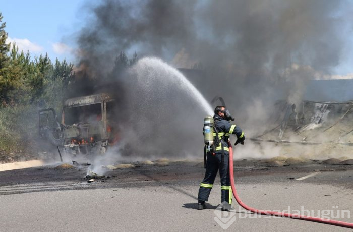 TEM'de zincirleme kaza: Araçlar alev aldı