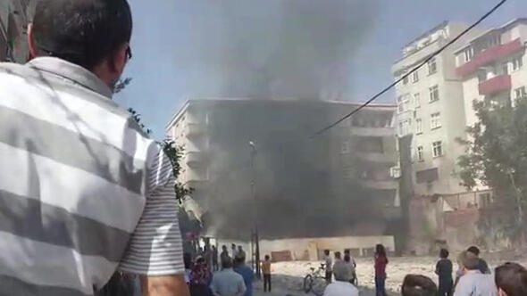 Mahalle sakinleri sokağa döküldü
