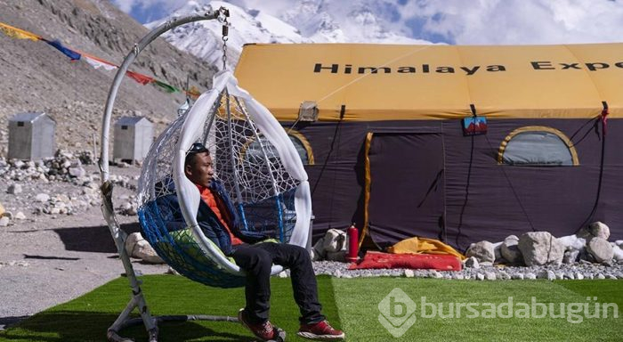 Everest'te dağcıların merkez üssü: Ana kamp