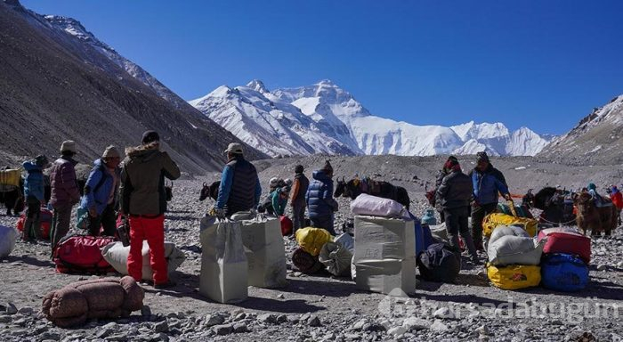Everest'te dağcıların merkez üssü: Ana kamp