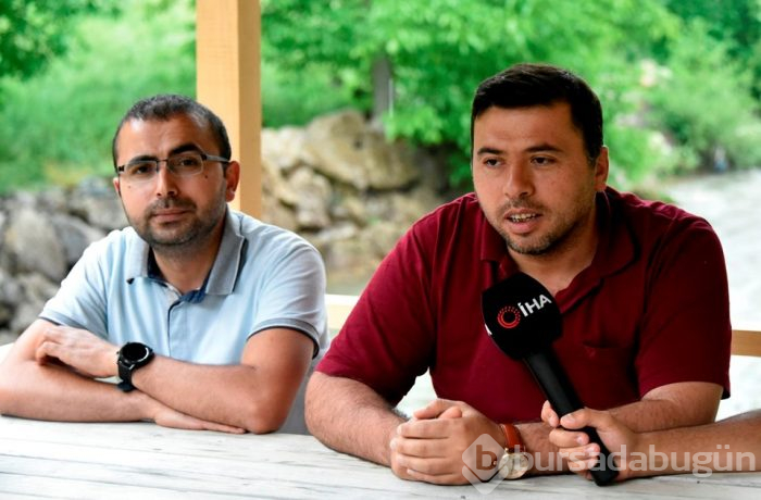 Akın akın alabalık yemeye geliyorlar