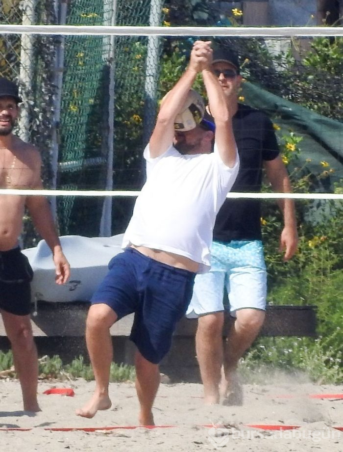 Leonardo DiCaprio'nun plaj voleybolu kazası