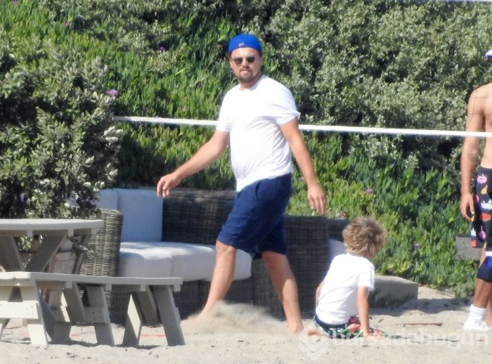 Leonardo DiCaprio'nun plaj voleybolu kazası