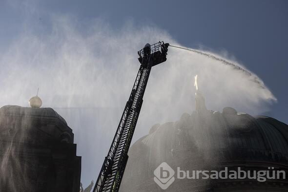 Dom Kilisesi'nde Notre Dame tatbikatı
