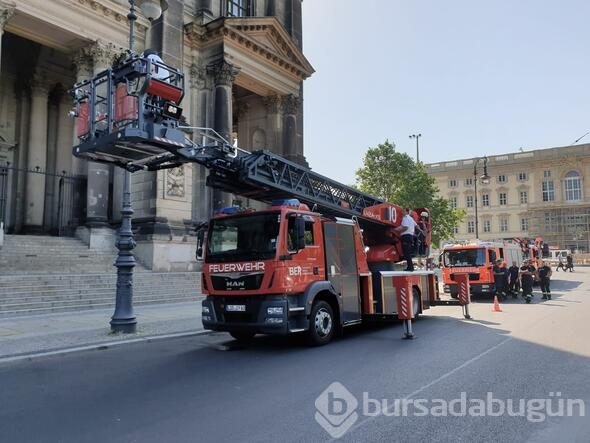 Dom Kilisesi'nde Notre Dame tatbikatı
