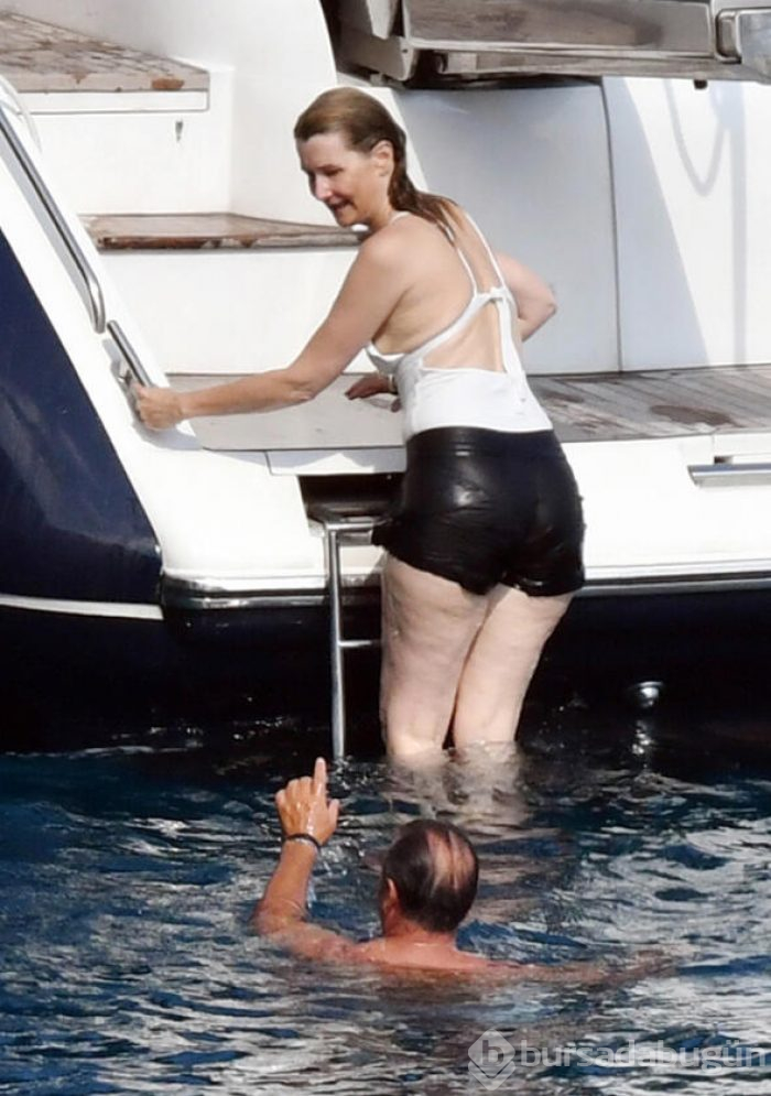 Denize şortla girdi
