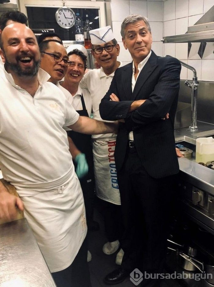 George Clooney romantik yemek sonrası mutfağa girdi