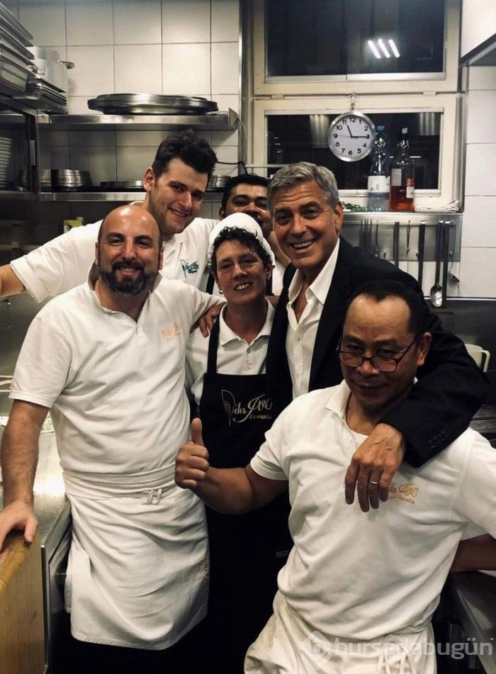 George Clooney romantik yemek sonrası mutfağa girdi