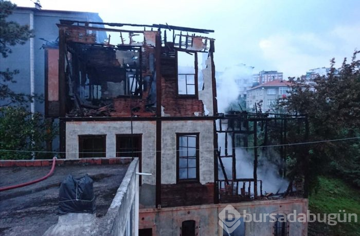 Ordu'da 200 yıllık tarihi konak yandı