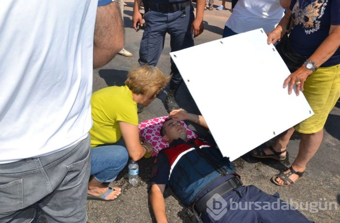 Ayvalık'ta yazlıkçılar yol kapattı 