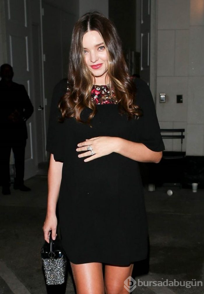 Miranda Kerr'in karnı burnunda!
