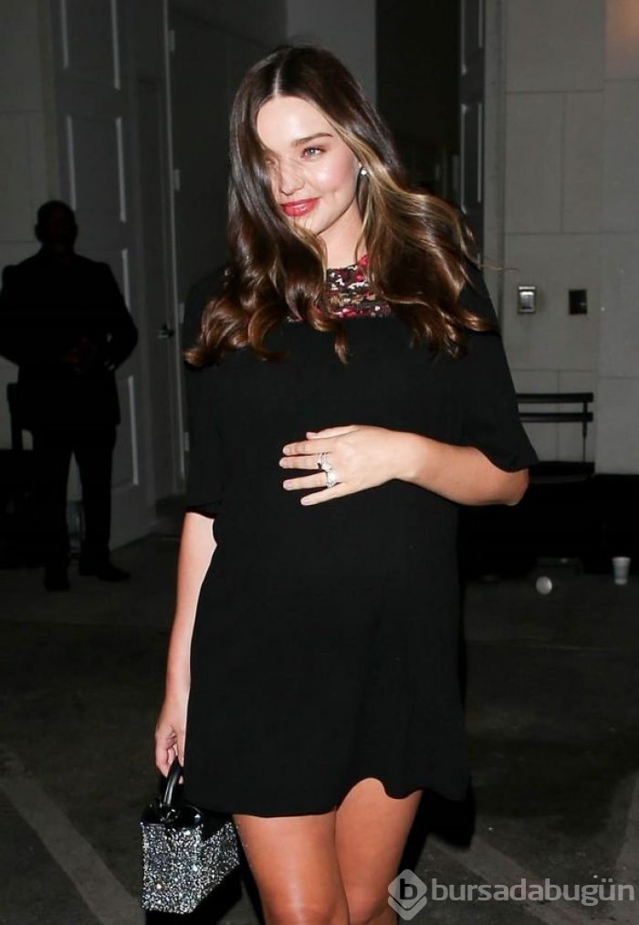 Miranda Kerr'in karnı burnunda!
