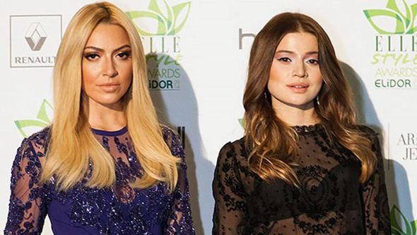 Hadise'den annesi Gülnihal Açıkgöz'e tatil