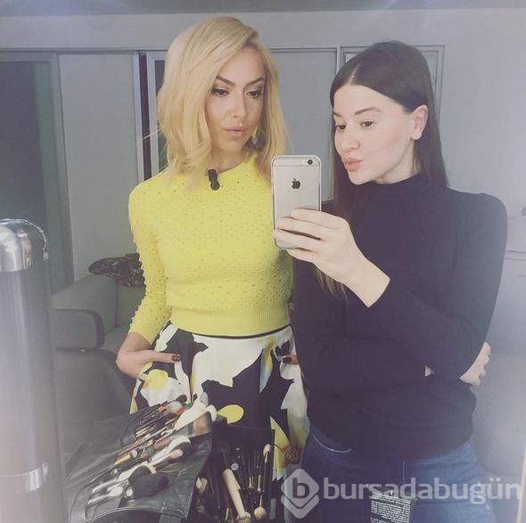 Hadise'den annesi Gülnihal Açıkgöz'e tatil