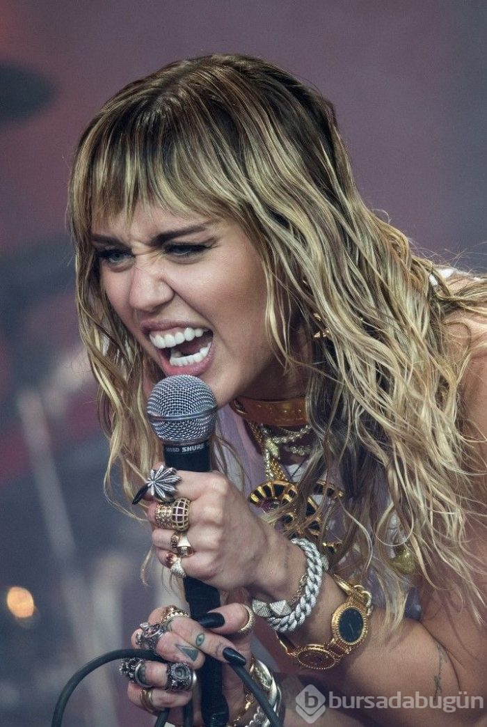 Glastonbury Festivali'nin ardında çöp dağı kaldı
