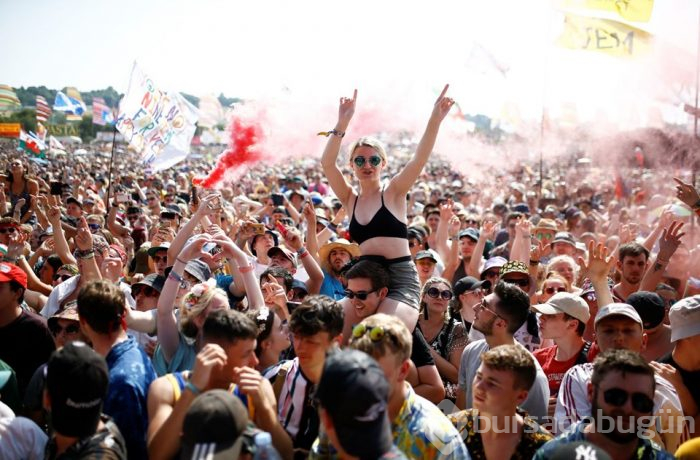 Glastonbury Festivali'nin ardında çöp dağı kaldı