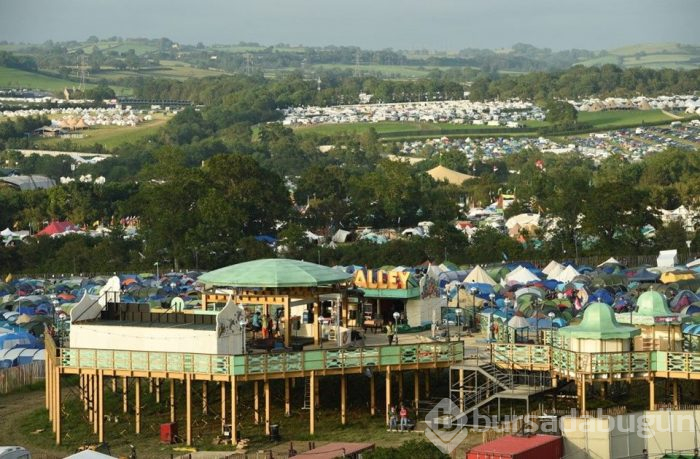Glastonbury Festivali'nin ardında çöp dağı kaldı