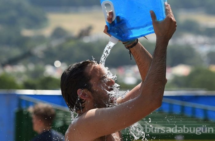 Glastonbury Festivali'nin ardında çöp dağı kaldı
