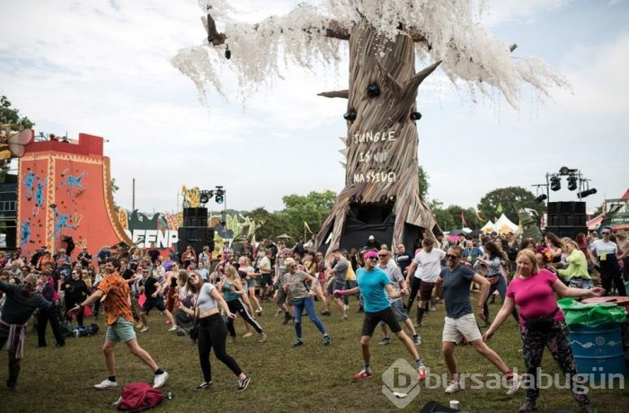 Glastonbury Festivali'nin ardında çöp dağı kaldı