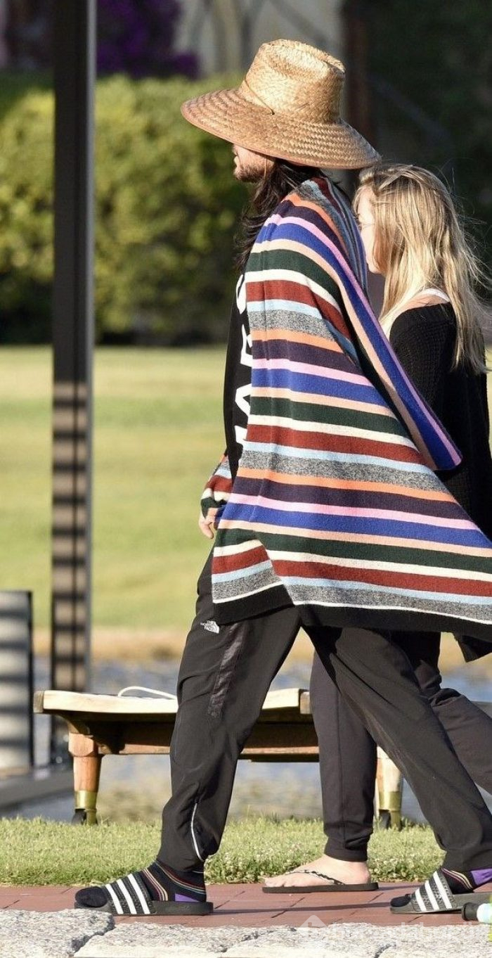 Jared Leto tatilde paparazzilerden gizlenmeye çalıştı