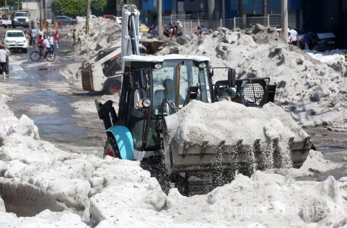 Meksika'da yaz ortasında dolu fırtınası