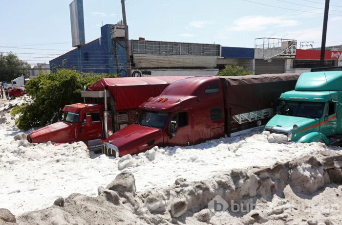Meksika'da yaz ortasında dolu fırtınası