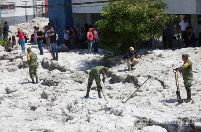 Meksika'da yaz ortasında dolu fırtınası