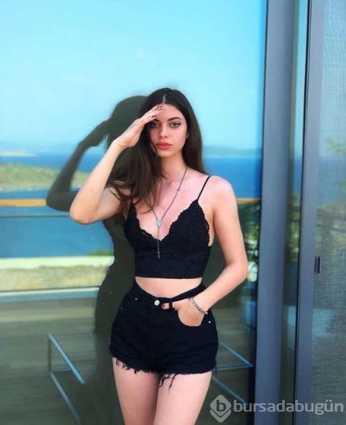 Derin Talu'dan bikinili poz