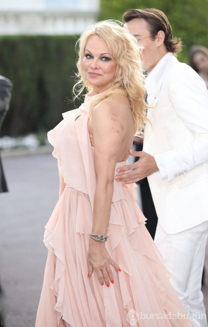 Pamela Anderson: Adil Rami bana şiddet uyguladı
