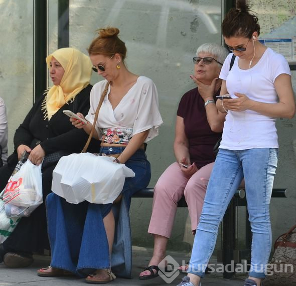 Toplu taşımaya binen ünlüler