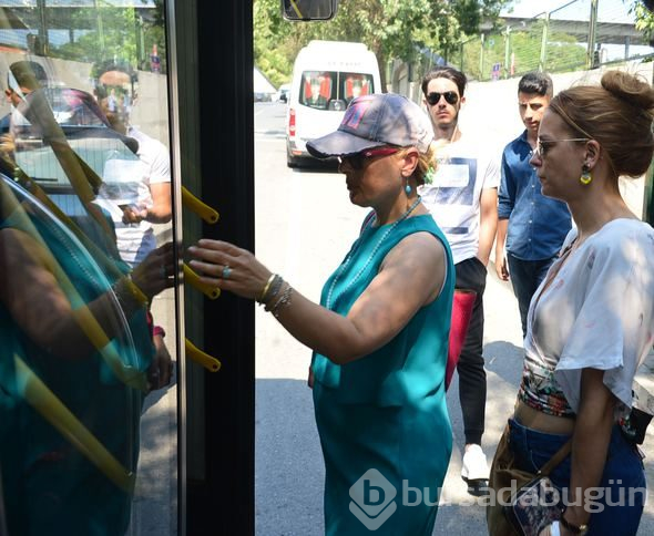 Toplu taşımaya binen ünlüler