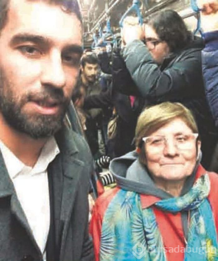 Toplu taşımaya binen ünlüler