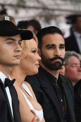 Pamela Anderson şiddet mi gördü?

