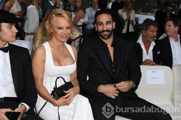 Pamela Anderson şiddet mi gördü?
